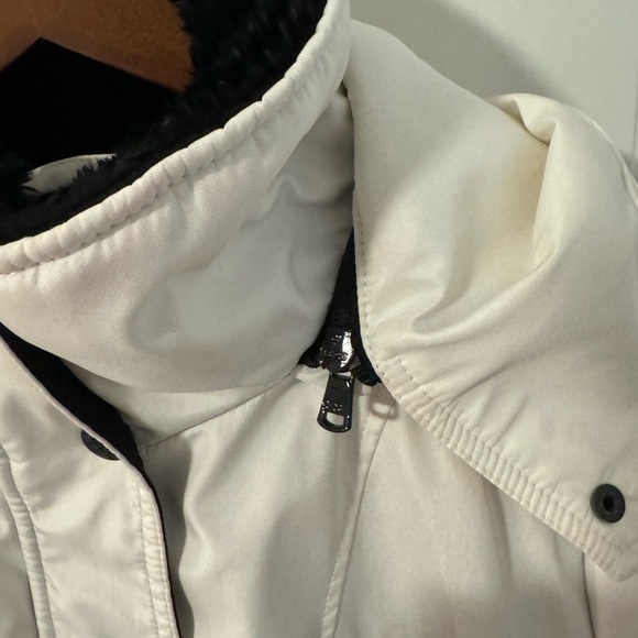 Jessica Simpson Warm Stylish Winter Jacket in size L. Zipper & snap closure. EUC - Picture 7 of 8